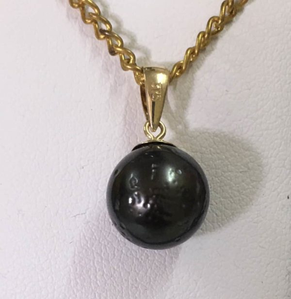 9ct Black pearl pendant (A2)