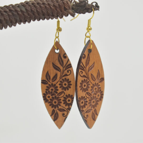 TTear drop Pitate (Jasmine) Flower vine wood earrings