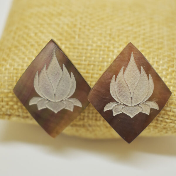 "Calm Lotus" Diamond Pearl Shell Earrings